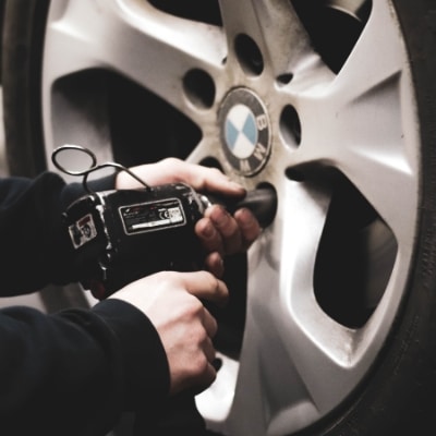 Automotive Personnel Specialise in Service